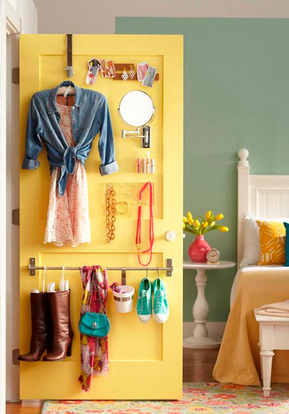 Ideias de como aproveitar o espaço atrás da porta