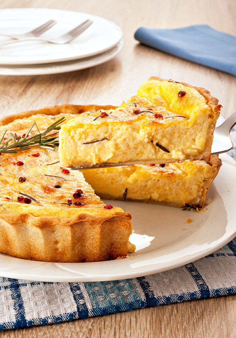 Quiche de queijo, alecrim e pimenta