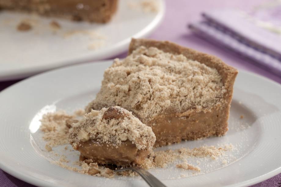 Torta de doce de leite com farofa crocante