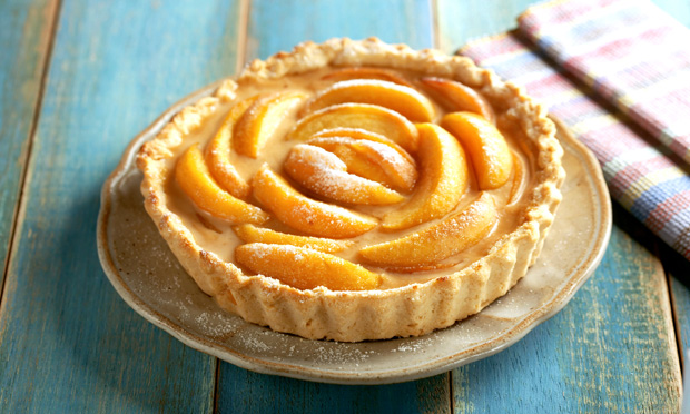 Torta de doce de leite e pêssego