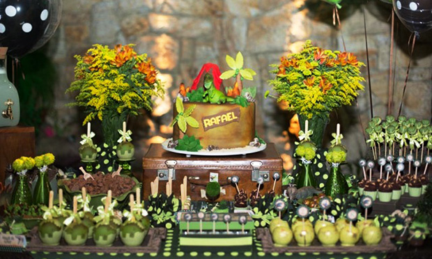 Mesa da festa Dinossauro. Mesa da festa Dinossauro.