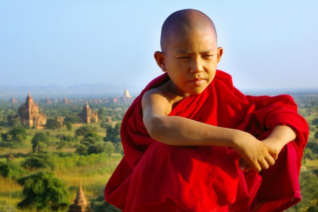 Jovem budista, em Mianmar