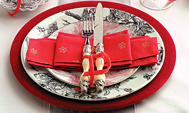 Mesa decorada para o Natal Mesa decorada para o Natal