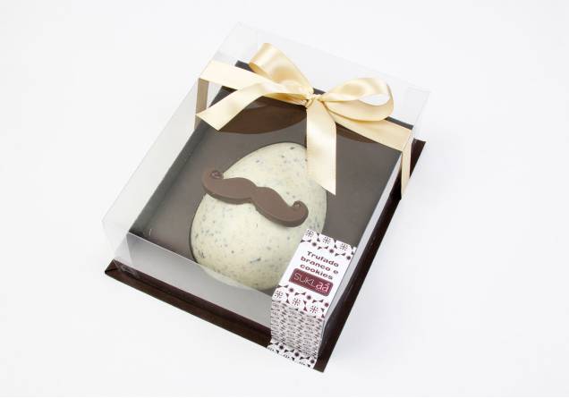 Ovo trufado branco com cookies (210g/300g), Sukláa, R$ 27*/65* Ovo trufado branco com cookies (210g/300g), Sukláa, R$ 27*/65*