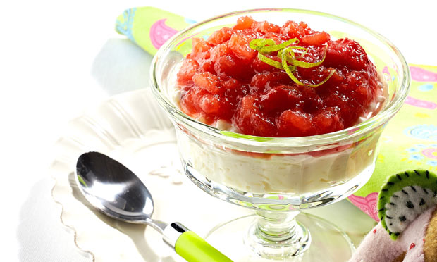 Arroz-doce com maçã e morango Arroz-doce com maçã e morango