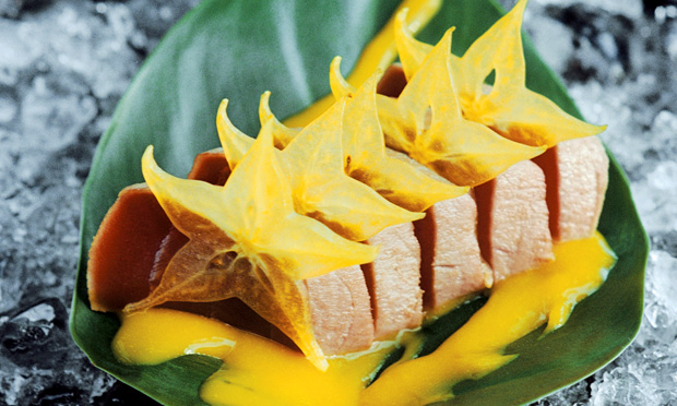 Atum com carambola