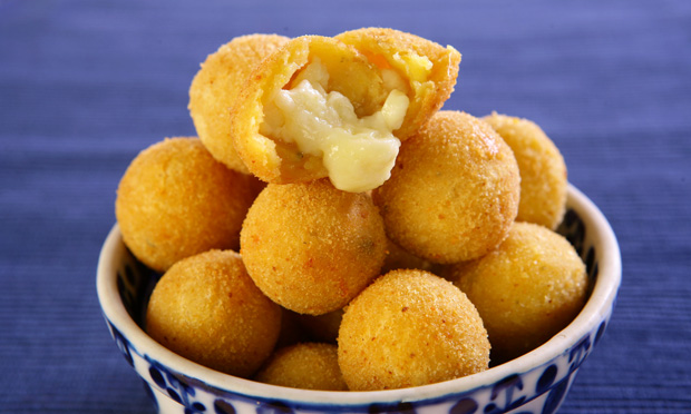 Bolinho de queijo e milho Bolinho de queijo e milho