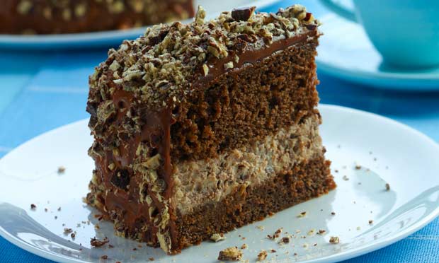Bolo de chocolate com Bis Bolo de chocolate com Bis