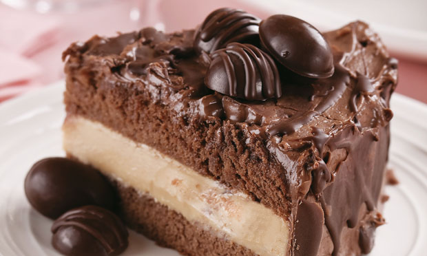 Bolo de chocolate e ganache de laranja