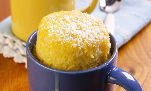 Bolo de caneca de fubá Bolo de caneca de fubá