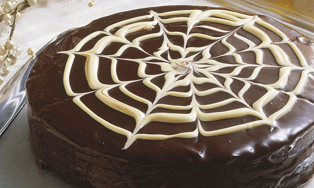 Bolo de chocolate decorado Bolo de chocolate decorado