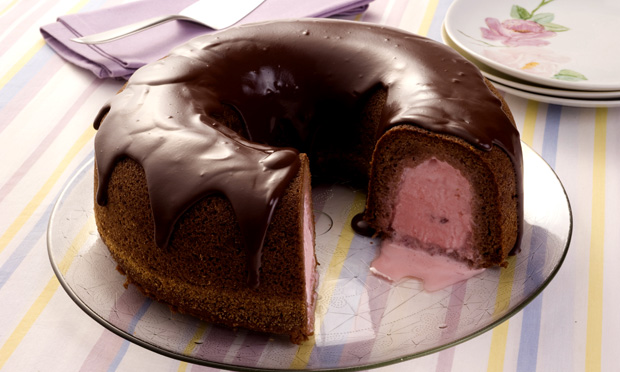 Bolo de chocolate com sorvete