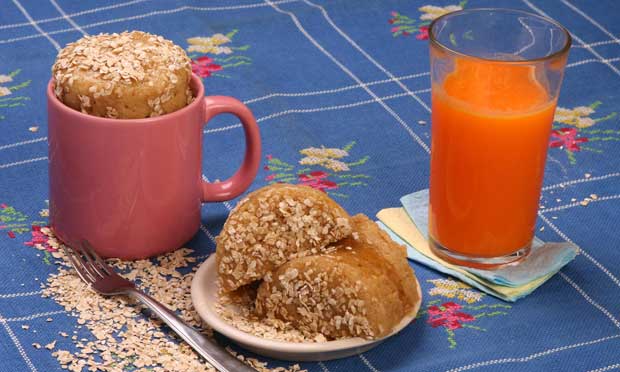 Bolo de farinha integral na caneca