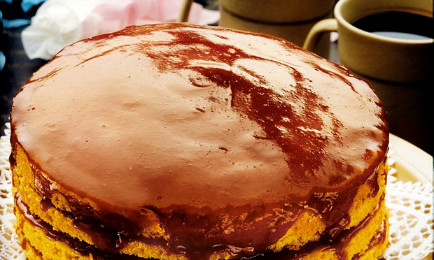 Bolo de fubá caramelado