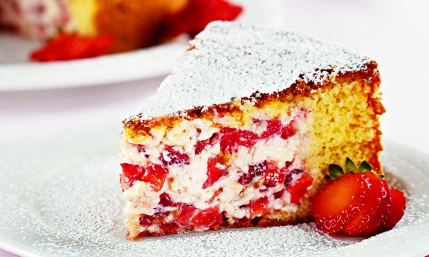 Bolo Mousse de Morango