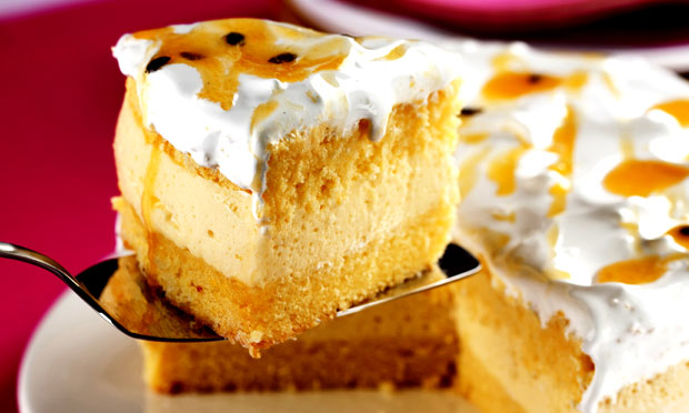 Bolo-musse de maracujá com marshmallow Bolo-musse de maracujá com marshmallow