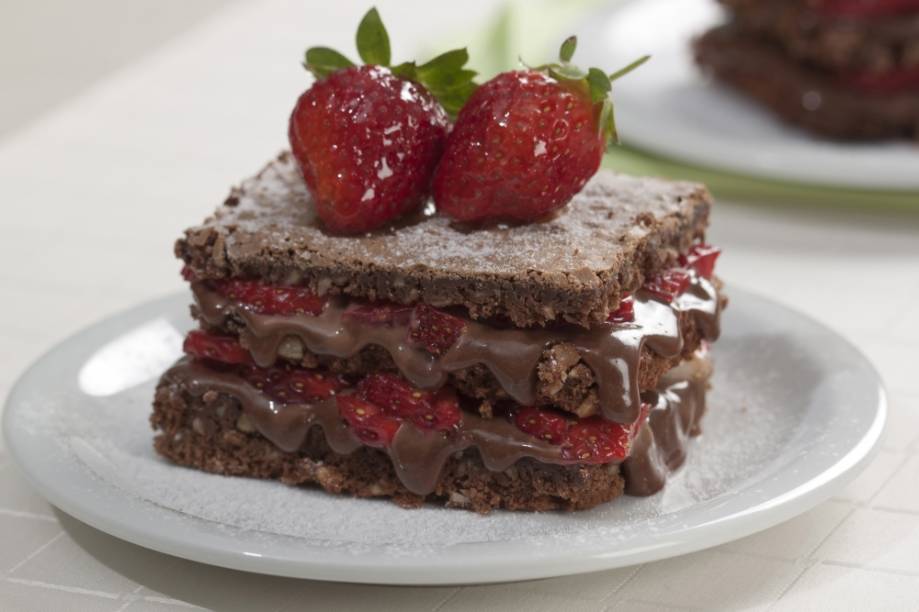 Bolo sensação de morango e creme de chocolate