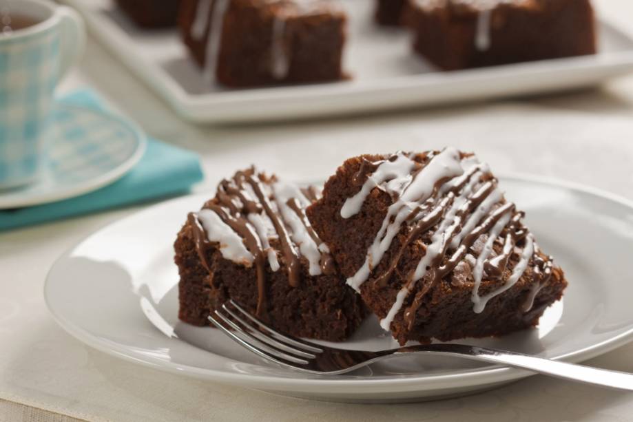 Brownie com glacê de limão