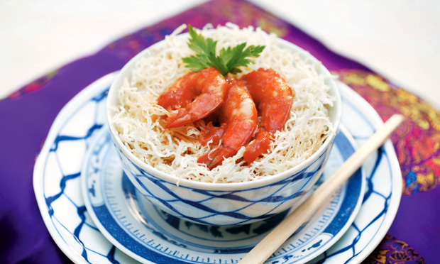 Camarão no saquê com macarrão de arroz