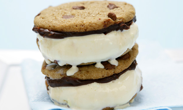 Cookies com recheio de sorvete