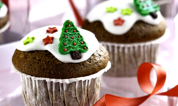 Cupcake de chocolate com nozes Cupcake de chocolate com nozes