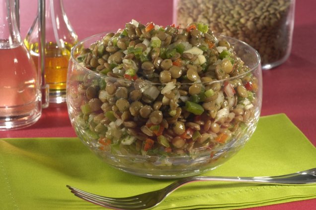 Salada morna de lentilha