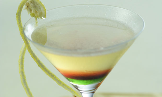 Drinque com vinho e licor Drinque com vinho e licor