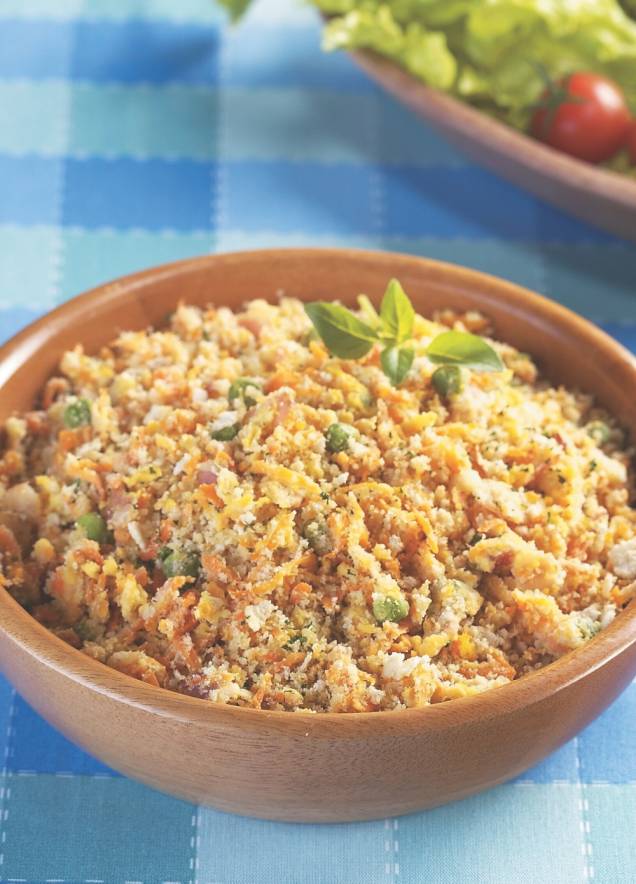 Farofa de legumes com bacon Farofa de legumes com bacon