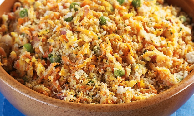 Farofa de legumes e bacon Farofa de legumes e bacon