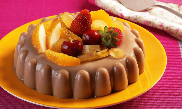 Flã de chocolate com frutas