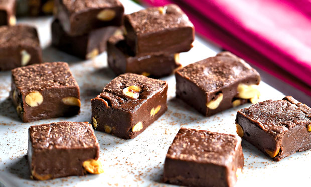 Fudges de chocolate e amendoim Fudges de chocolate e amendoim