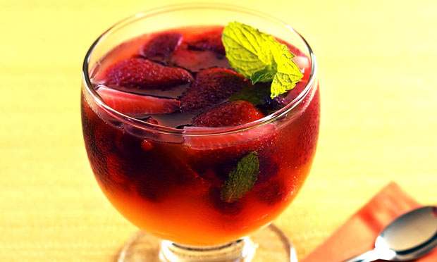 Gelatina de vinho com frutas Gelatina de vinho com frutas