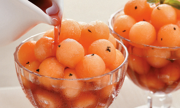 Sobremesa de melão com mel e manjericão Sobremesa de melão com mel e manjericão