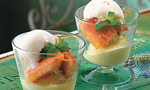 Parfait de limão com sorbet de abacaxi e hortelã e calda de limão
