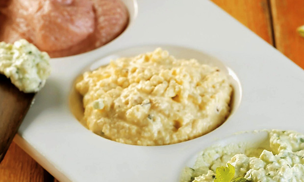 Patê de Queijo com Nozes Patê de Queijo com Nozes