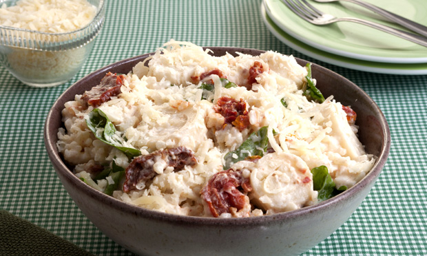 Risoto de palmito com tomate seco e rúcula: vai agradar a todos! Risoto de palmito com tomate seco e rúcula: vai agradar a todos!