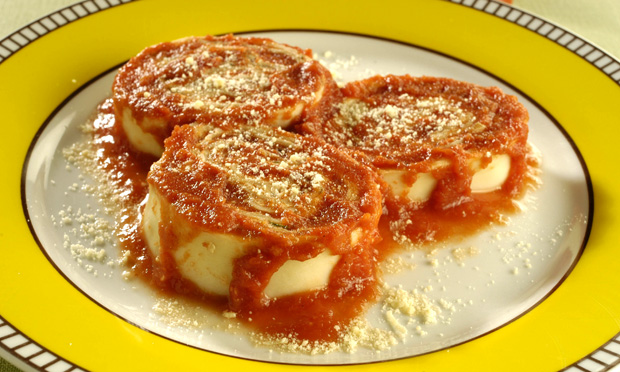 Rondele de queijo e presunto ao sugo Rondele de queijo e presunto ao sugo