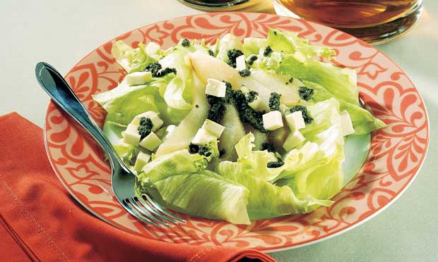 Salada de alface, pêra e pesto de hortelã Salada de alface, pêra e pesto de hortelã