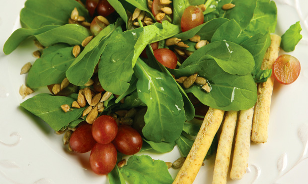 Salada com grissinis Salada com grissinis