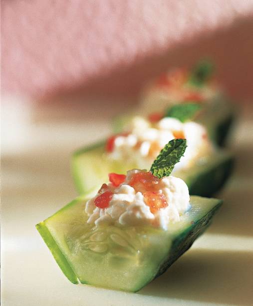 Salada de pepino com queijo cottage