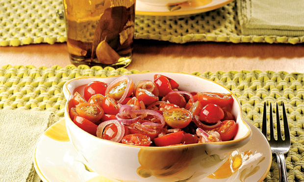 Salada de tomate-cereja à provençal