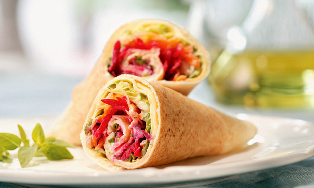 Wrap de salada com iogurte