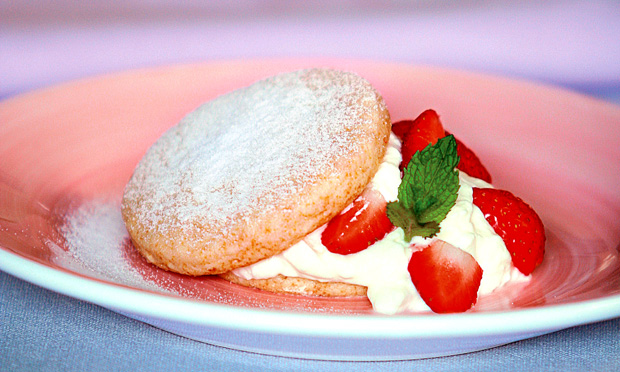 Shortcake de morango e chantili Shortcake de morango e chantili