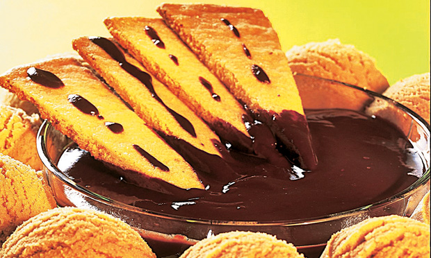 Sorvete de café com biscoito Sorvete de café com biscoito