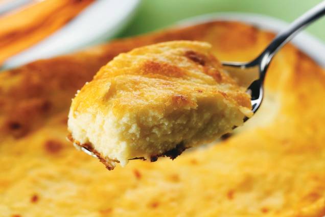 Suflê de batata com molho branco: desmancha na boca Suflê de batata com molho branco: desmancha na boca