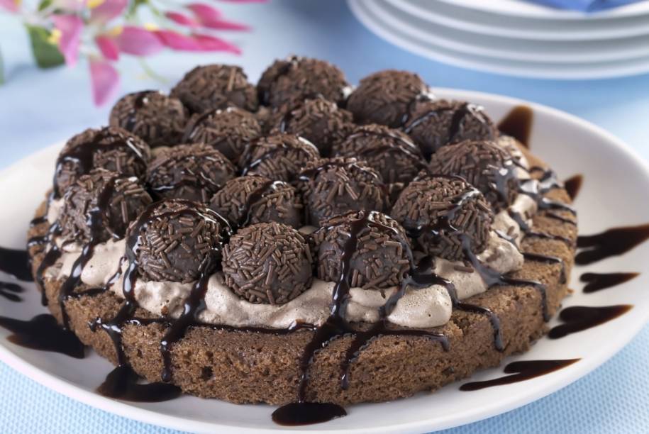 Torta de brigadeiro e sorvete