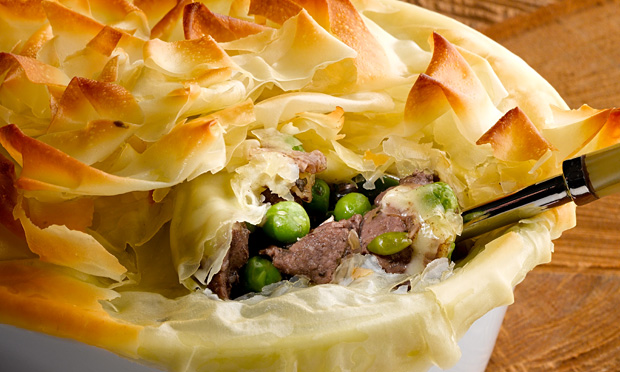 Torta de cordeiro com massa filo