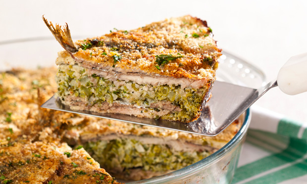 Torta prática de sardinha, brócolis e queijo