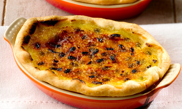 Tortinha com creme brûlée de maracujá Tortinha com creme brûlée de maracujá
