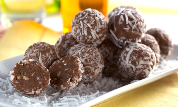 Trufas de biscoito e chocolate Trufas de biscoito e chocolate